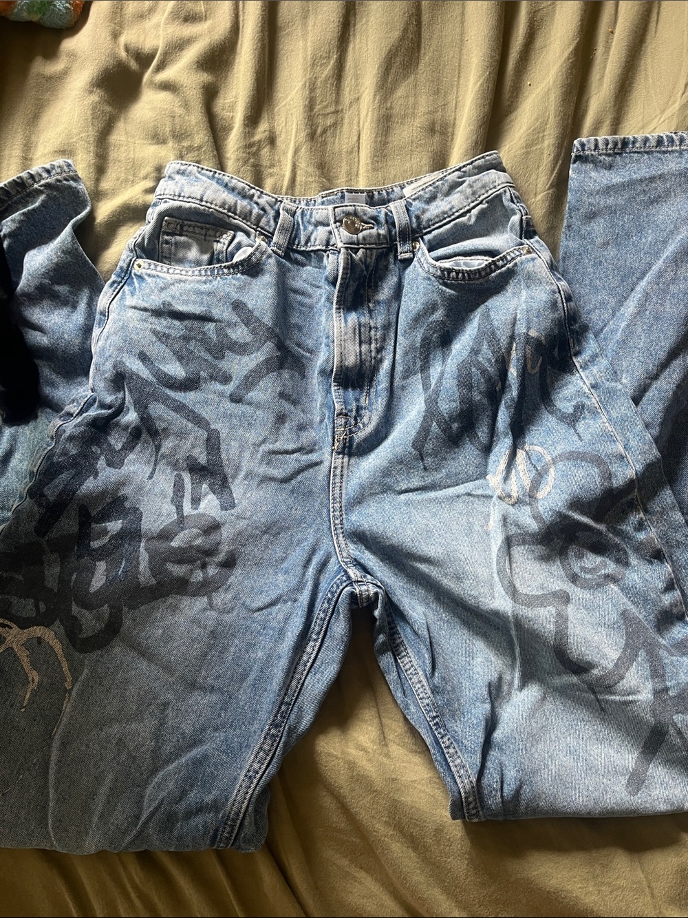Straight Leg Graphic Jeans